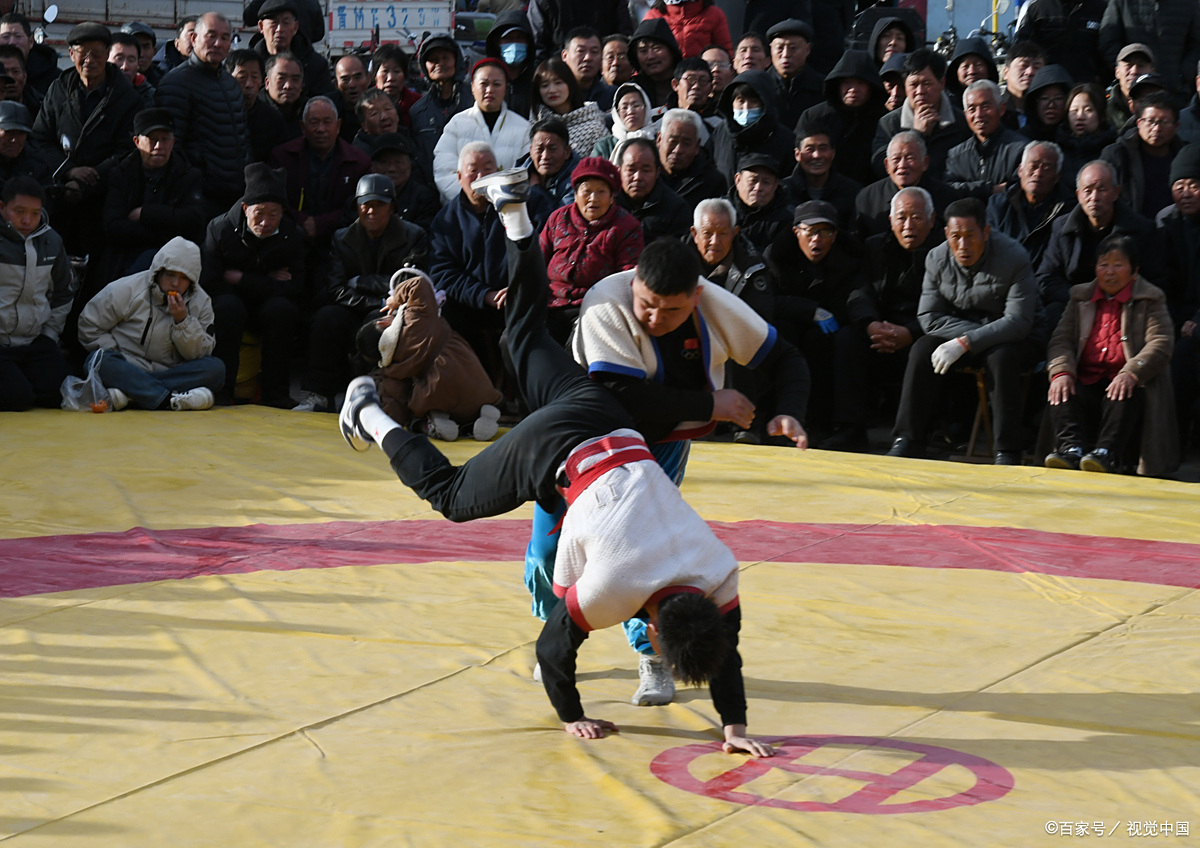 LOL-摔跤常规赛上演强强对话，天山霹雳队绝杀燕山天虎队，多点开花奏效；韧性比赛的样板的简单介绍