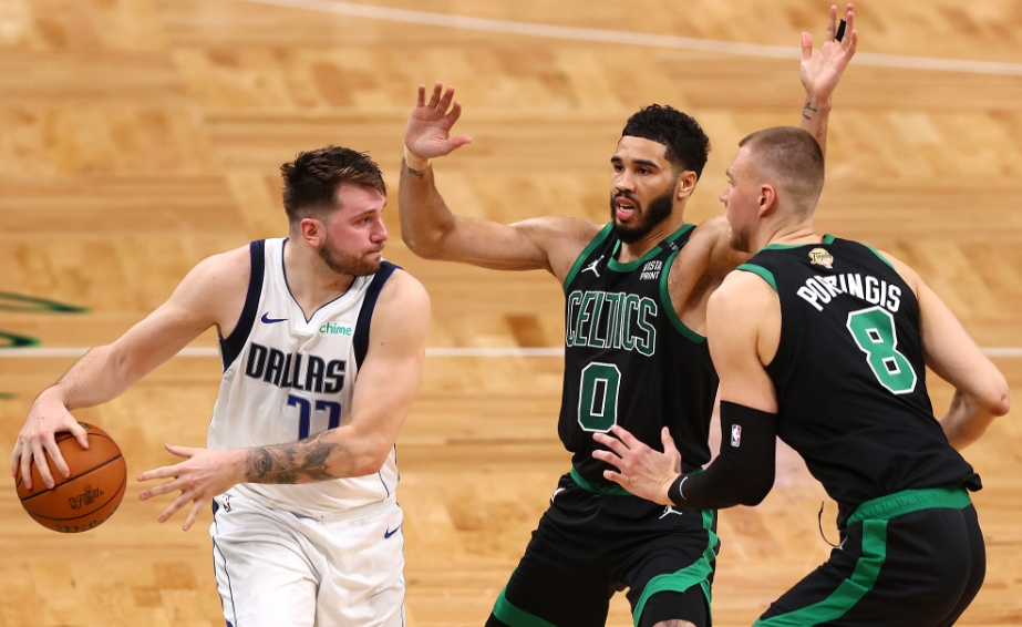 LPL-包含集结日波士顿凯尔特人绝杀压哨——NBA总决赛节点到来；气氛紧张；球队文化再被提及的词条