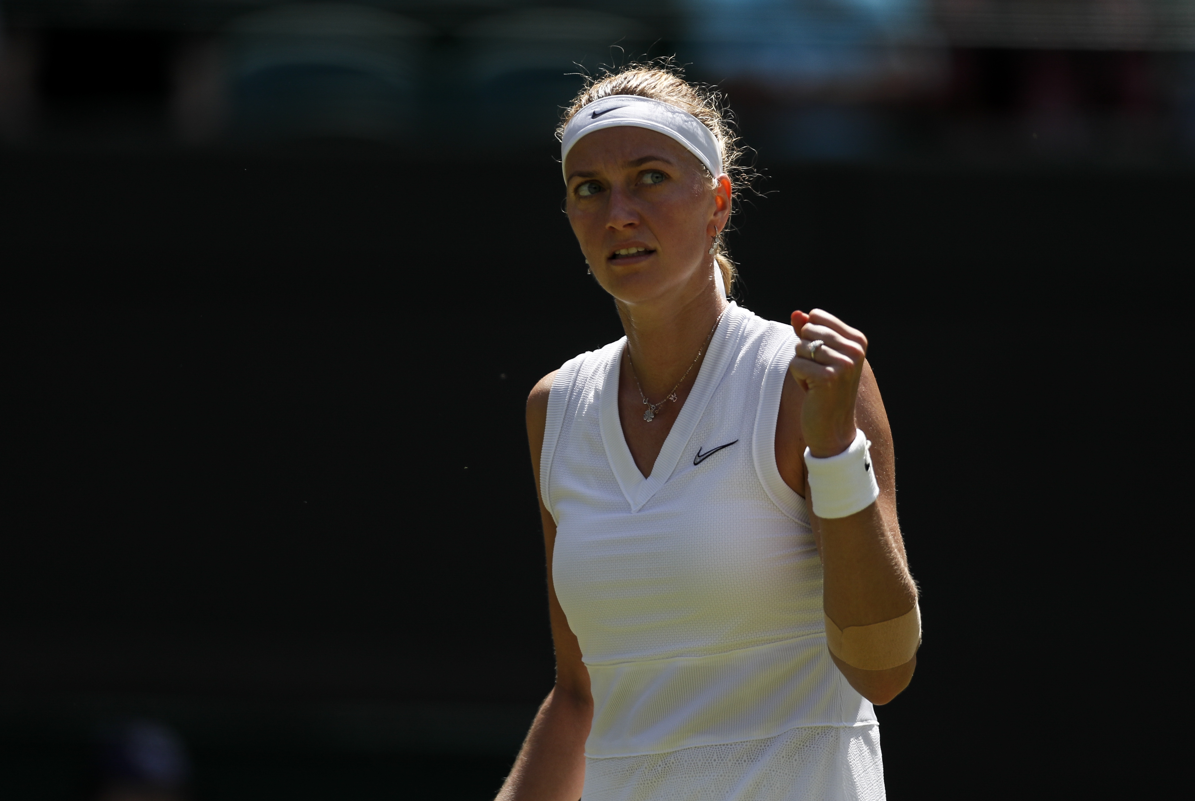 LPL-关于科维托娃迎来十赛季高光表现，曼联球迷沸腾！的信息